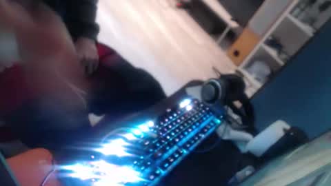 LoyalDog online show from April 21, 10:10 am