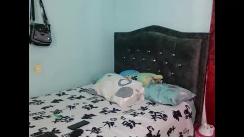 anny_lucia21 online show from April 21, 7:06 pm