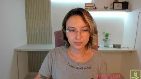 Issabela online show from May 28, 8:06 pm
