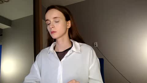 Snapshot of anny_meow chatting on February 21, 3:32 pm Ann  My current schedule is below  online show from February 21, 3:32 pm