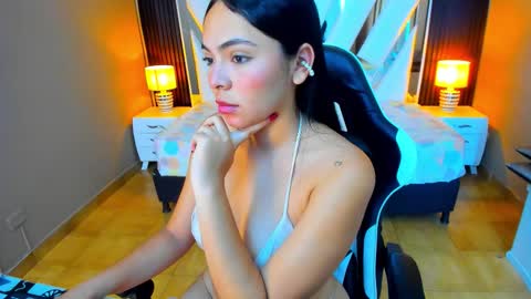 anny online show from January 14, 1:39 pm