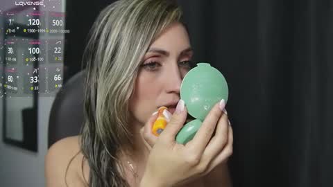 Anny online show from April 17, 11:57 am