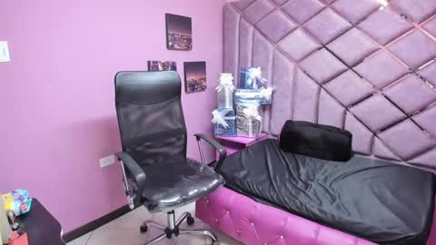 Anny online show from December 16, 4:16 pm