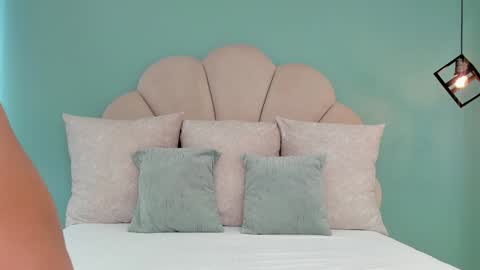 Anny  online show from February 4, 5:12 pm