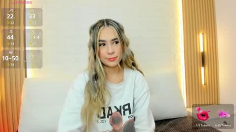 Anny  online show from June 1, 1:02 pm