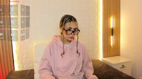 Anny  online show from June 5, 1:06 pm