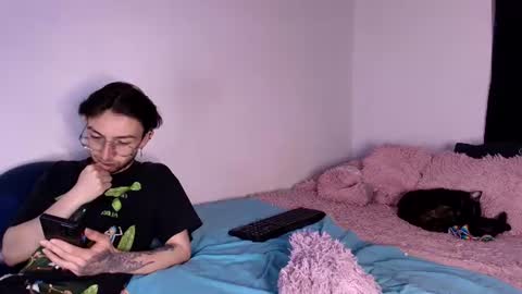 Snapshot of annyharris chatting on August 4, 9:06 pm anny harris online show from August 4, 9:06 pm