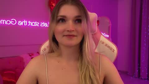 annyraii online show from February 13, 6:48 pm