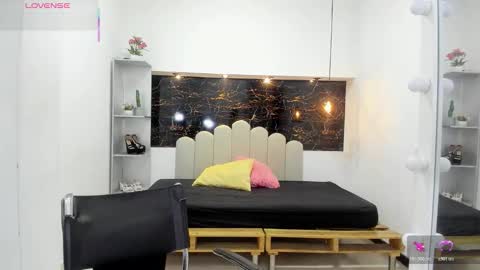 Anny online show from October 28, 7:49 pm