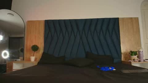 annysyzayven online show from February 26, 4:44 am