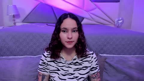 Snapshot of annythomsonn chatting on January 8, 7:45 pm AnnyT online show from January 8, 7:45 pm