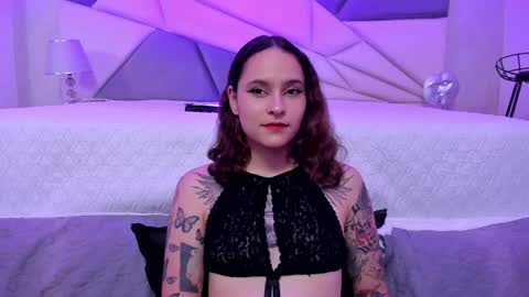 Snapshot of annythomsonn chatting on January 24, 8:22 pm AnnyT online show from January 24, 8:22 pm