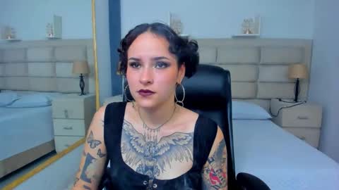 Snapshot of annythomsonn chatting on October 17, 9:17 pm AnnyT online show from October 17, 9:17 pm