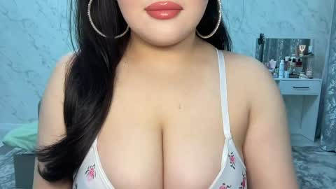 Snapshot of anora_sunny chatting on April 19, 4:39 pm Any online show from April 19, 4:39 pm
