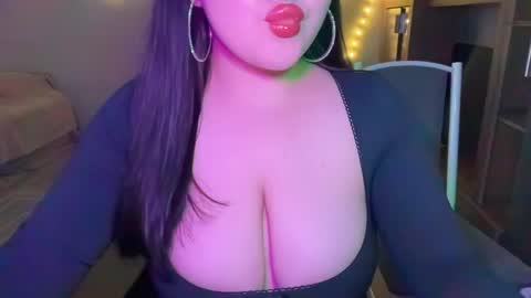 Snapshot of anora_sunny chatting on May 27, 6:49 pm Any online show from May 27, 6:49 pm