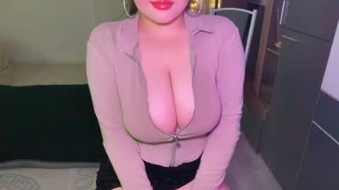 Snapshot of anora_sunny chatting on July 18, 7:17 pm Any online show from July 18, 7:17 pm