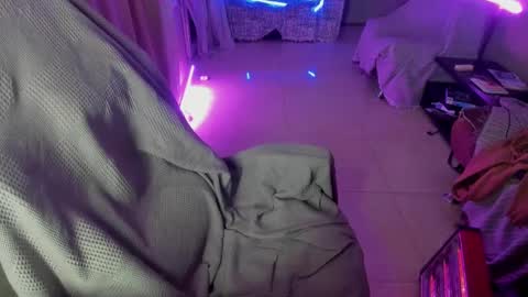 Snapshot of another_jasper chatting on December 13, 3:27 am jasperD online show from December 13, 3:27 am