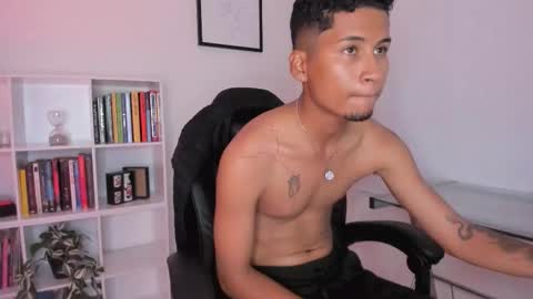 anozly online show from March 15, 4:51 am