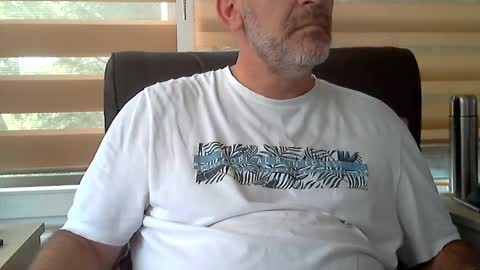 Snapshot of antheris chatting on October 13, 1:44 pm antheris online show from October 13, 1:44 pm