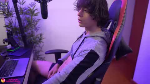 Anthony Buitrago Independent model online show from February 28, 2:20 am