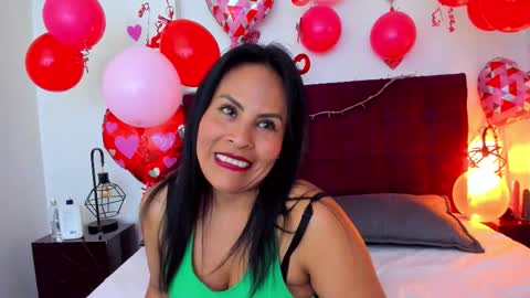 Anthonelaa   online show from February 18, 8:05 pm