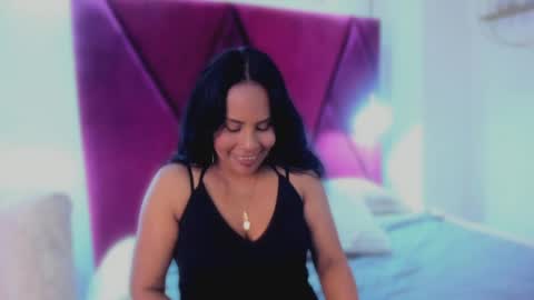 Snapshot of anthonelaa__ chatting on June 5, 8:47 pm Anthonelaa online show from June 5, 8:47 pm