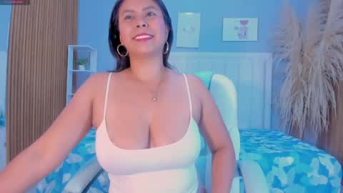 anthonella  online show from April 14, 12:11 pm