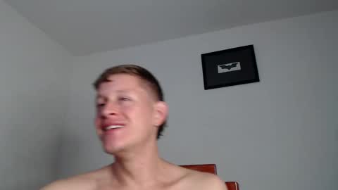 Snapshot of anthonnymorrison chatting on December 4, 6:06 pm leon online show from December 4, 6:06 pm
