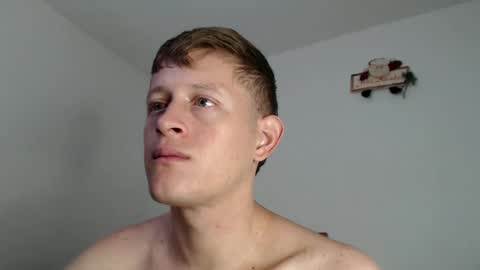 Snapshot of anthonnymorrison chatting on December 6, 4:38 pm leon online show from December 6, 4:38 pm