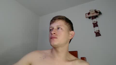 Snapshot of anthonnymorrison chatting on December 8, 6:28 pm leon online show from December 8, 6:28 pm