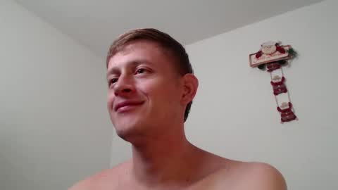 Snapshot of anthonnymorrison chatting on December 8, 9:30 pm leon online show from December 8, 9:30 pm