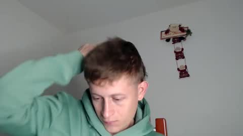 Snapshot of anthonnymorrison chatting on December 10, 6:01 am leon online show from December 10, 6:01 am