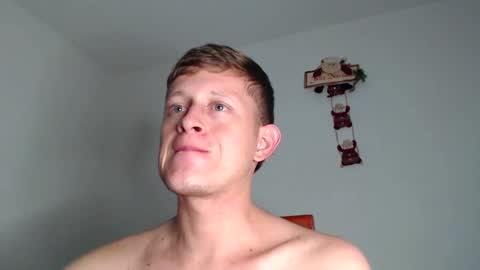 Snapshot of anthonnymorrison chatting on December 14, 1:50 am leon online show from December 14, 1:50 am