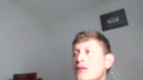Snapshot of anthonnymorrison chatting on December 27, 4:36 am leon online show from December 27, 4:36 am