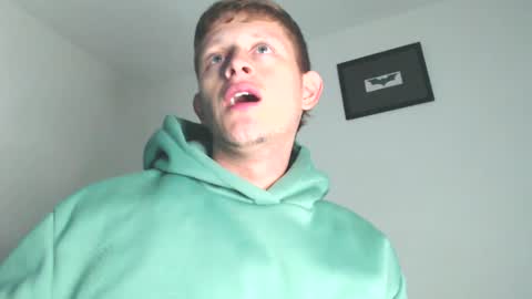 Snapshot of anthonnymorrison chatting on December 28, 11:48 pm leon online show from December 28, 11:48 pm
