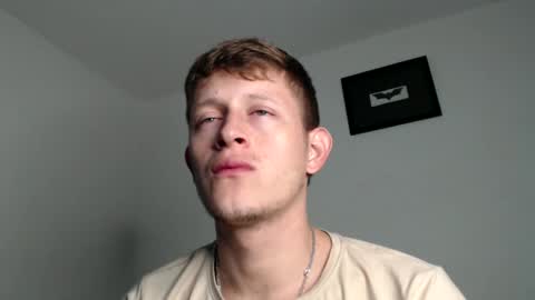 Snapshot of anthonnymorrison chatting on December 29, 9:09 pm leon online show from December 29, 9:09 pm