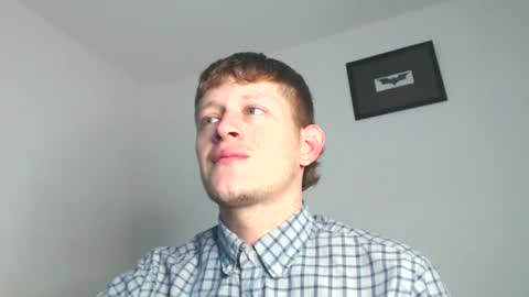 Snapshot of anthonnymorrison chatting on December 31, 8:45 pm leon online show from December 31, 8:45 pm