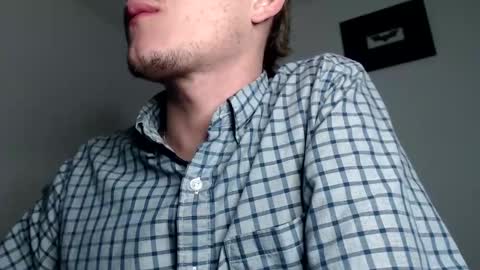 Snapshot of anthonnymorrison chatting on January 1, 7:09 am leon online show from January 1, 7:09 am