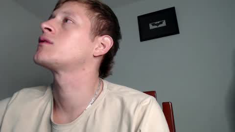 Snapshot of anthonnymorrison chatting on January 12, 2:56 am leon online show from January 12, 2:56 am