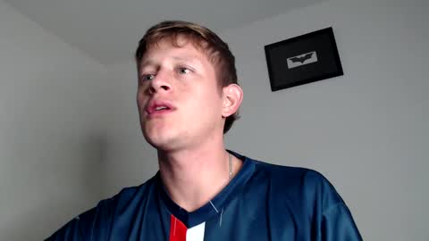 Snapshot of anthonnymorrison chatting on January 13, 10:47 am leon online show from January 13, 10:47 am