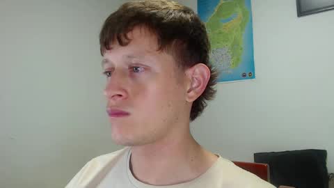 Snapshot of anthonnymorrison chatting on February 21, 5:35 am leon online show from February 21, 5:35 am