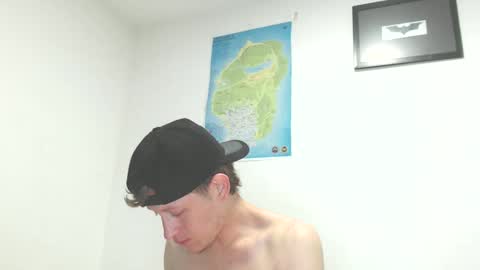 Snapshot of anthonnymorrison chatting on March 8, 7:20 pm leon online show from March 8, 7:20 pm