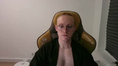 Snapshot of anthonythorn chatting on October 19, 9:48 pm anthonythorn online show from October 19, 9:48 pm