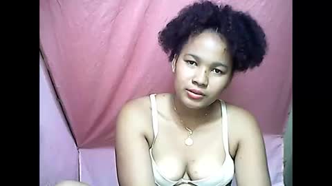 Snapshot of antine9794 chatting on June 3, 11:46 am antine9794 online show from June 3, 11:46 am