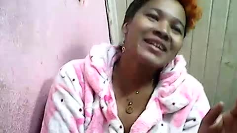 Snapshot of antine9794 chatting on July 14, 2:05 am antine9794 online show from July 14, 2:05 am