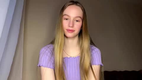 Snapshot of antionettepulgarin chatting on February 22, 3:21 pm Viktoria online show from February 22, 3:21 pm