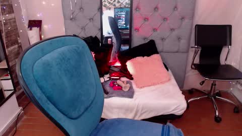 antolyh_c online show from March 29, 12:27 pm