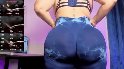 Snapshot of antonela85 chatting on July 3, 1:12 am antonella online show from July 3, 1:12 am