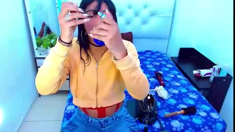 Snapshot of antonela_xx3 chatting on January 9, 8:33 pm antonela_xx3 online show from January 9, 8:33 pm