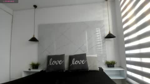 Snapshot of antonella__rouse chatting on July 16, 9:32 pm Antonella online show from July 16, 9:32 pm
